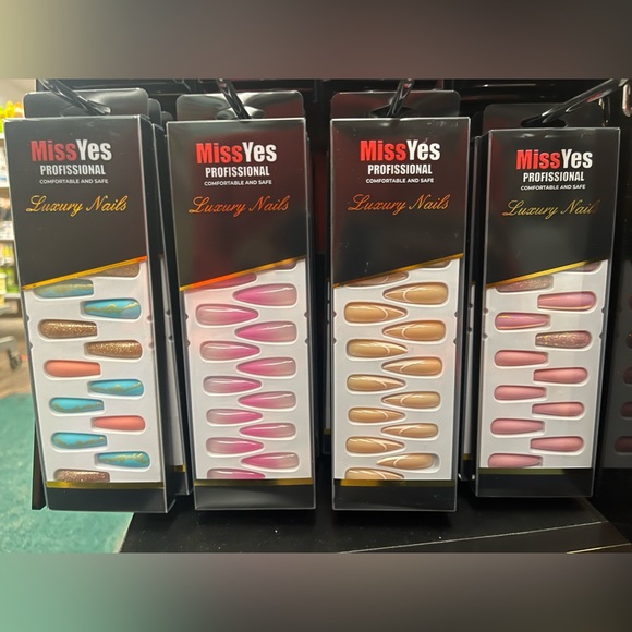 MissYes Luxury Press On Nails - Picture 12 of 15